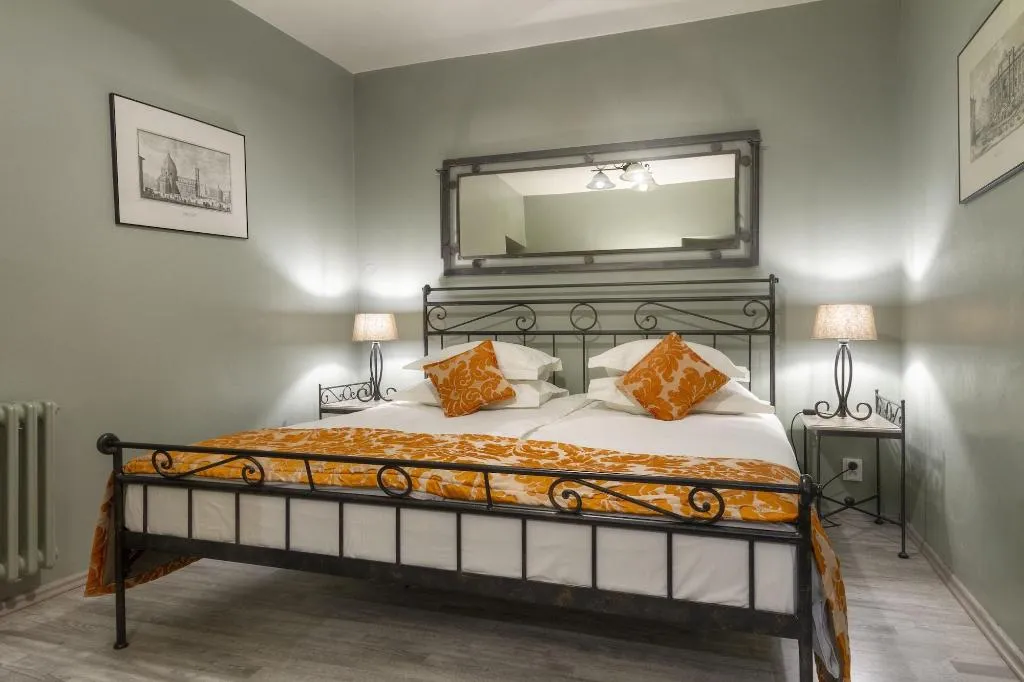Room, Black Star Suites, Prague
