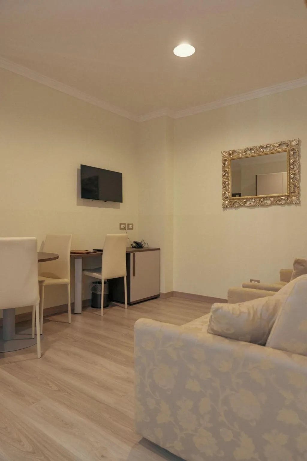 Room, Hotel Rosa, Milan
