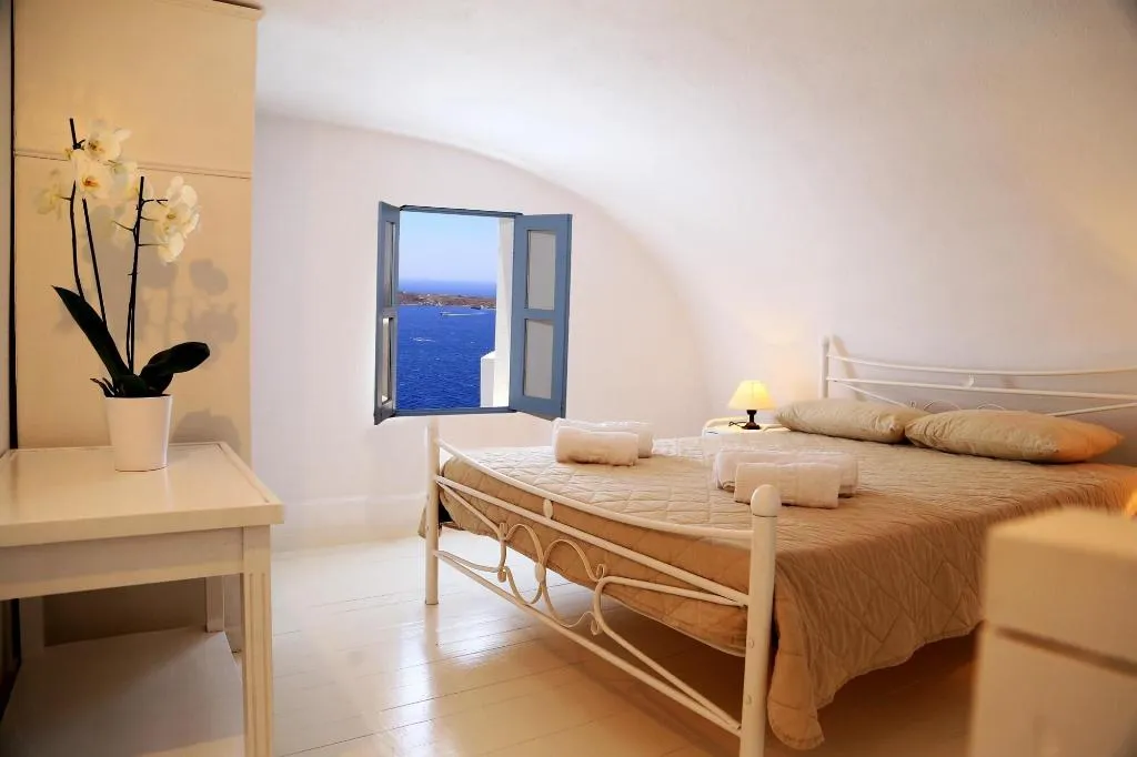 Room, Marizan Caves & Villas, Santorini, Santorini
