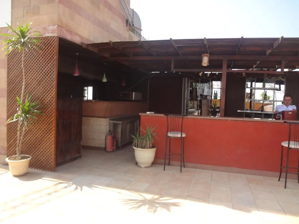 Bar, Swiss Inn Nile, Cairo