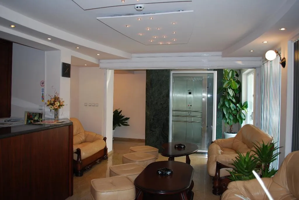 Lobby, Italia, Bourgas