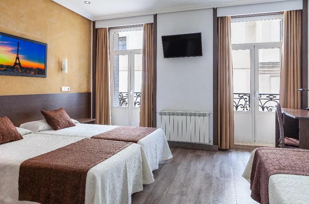 TRIPLE STANDARD Room, Mediodia, Madrid