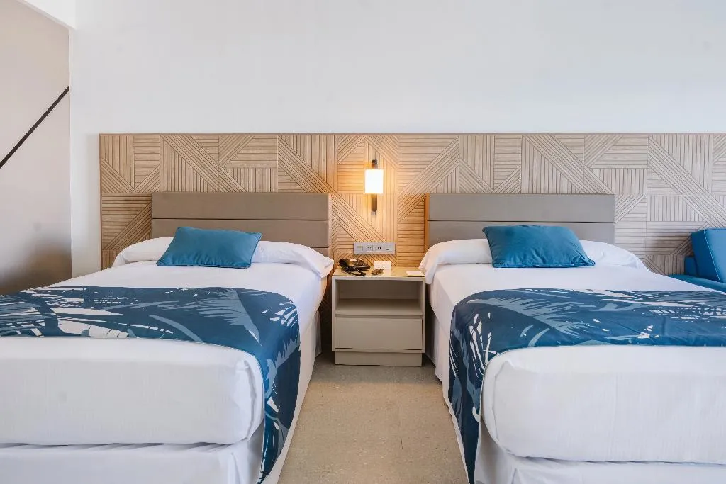 DOUBLE PARTIAL OCEAN VIEW Room, Riu Latino - Adults Only - All Inclusive, Cancun Area