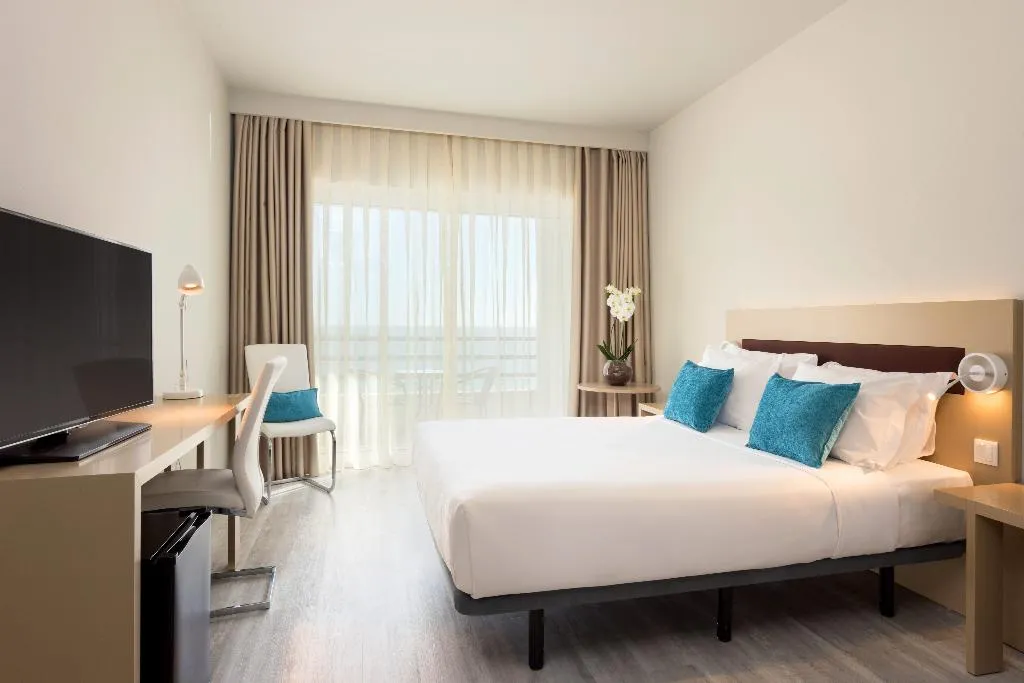 SINGLE PREMIUM SEA VIEW Room, Tryp Lisboa Caparica Mar Hotel, Lisbon
