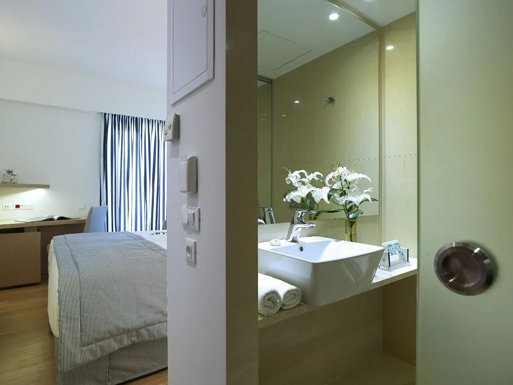 TWIN CLASSIC SEA VIEW Room, Porto Veneziano, Crete