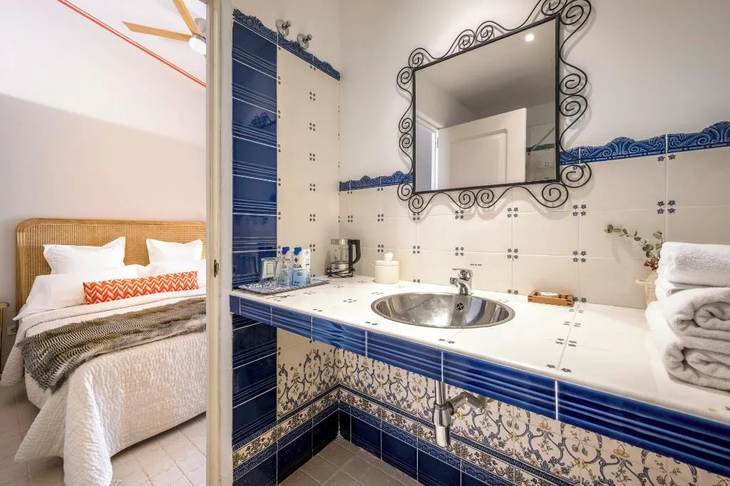 Room, Aal Cachucho, Madrid