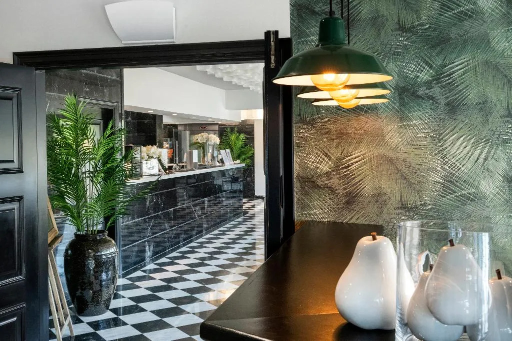 Lobby, Salles Hotel Aeroport de Girona, Costa Brava