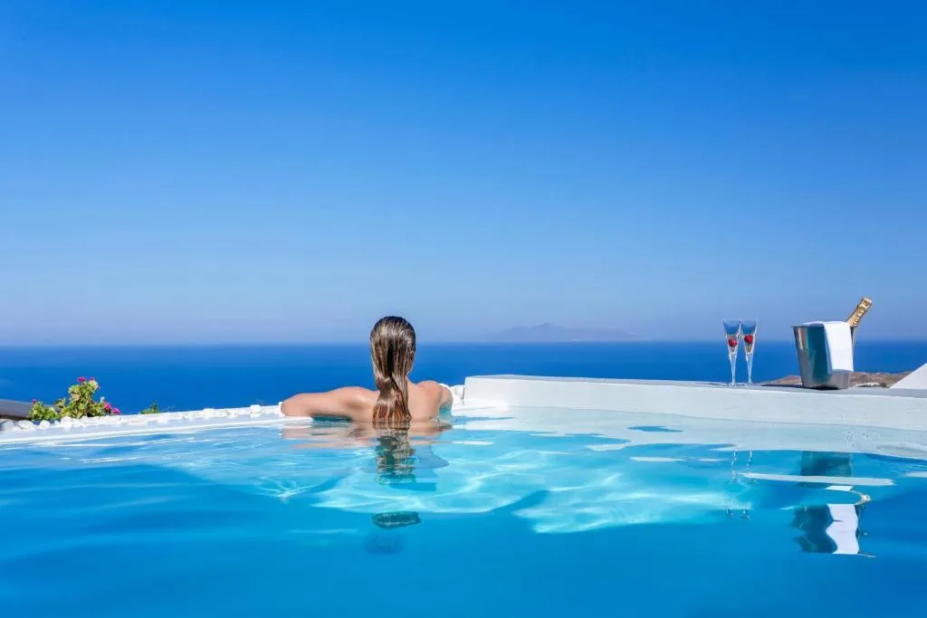 SUITE WITH PRIVATE POOL Room, Amber Light Villas, Santorini