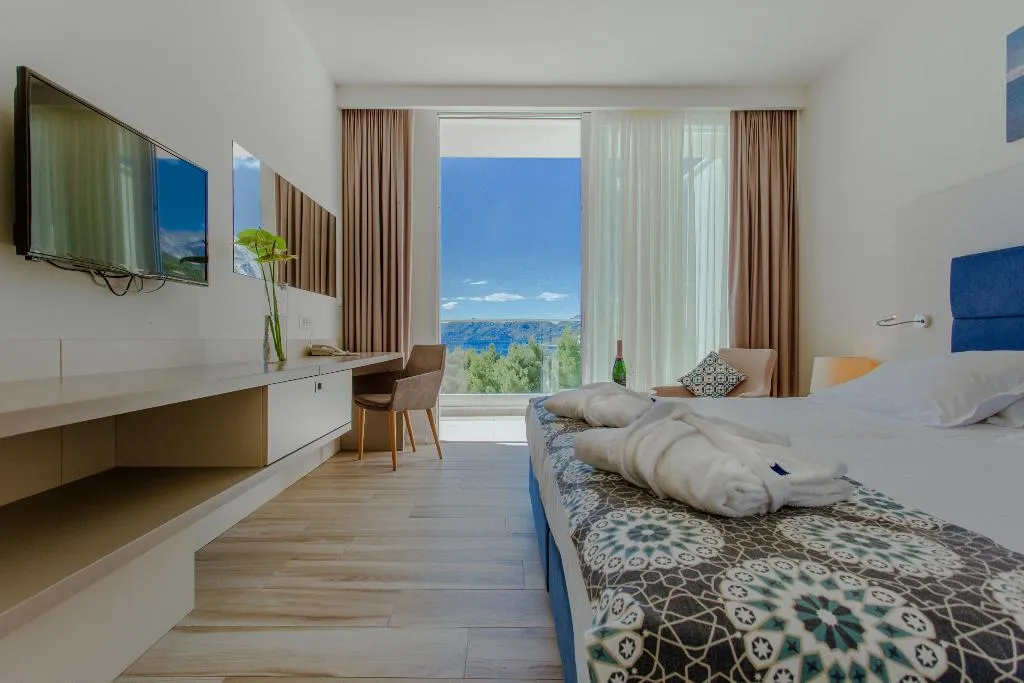 APARTMENT PARTIAL SEA VIEW Room, Romana Beach Apartments, Split
