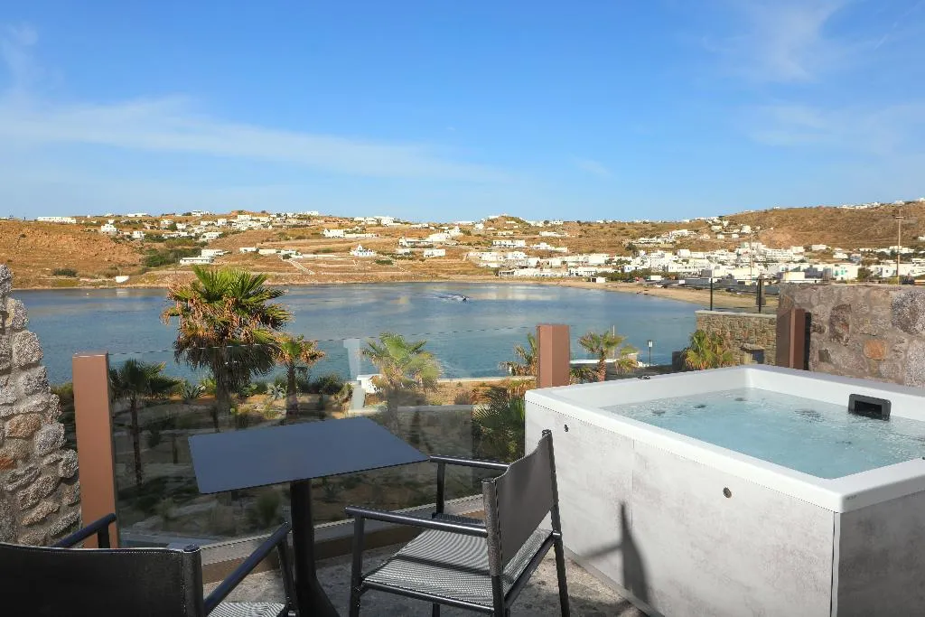 SUITE WITH JACUZZI Room, Aeonic Suites & Spa, Mykonos