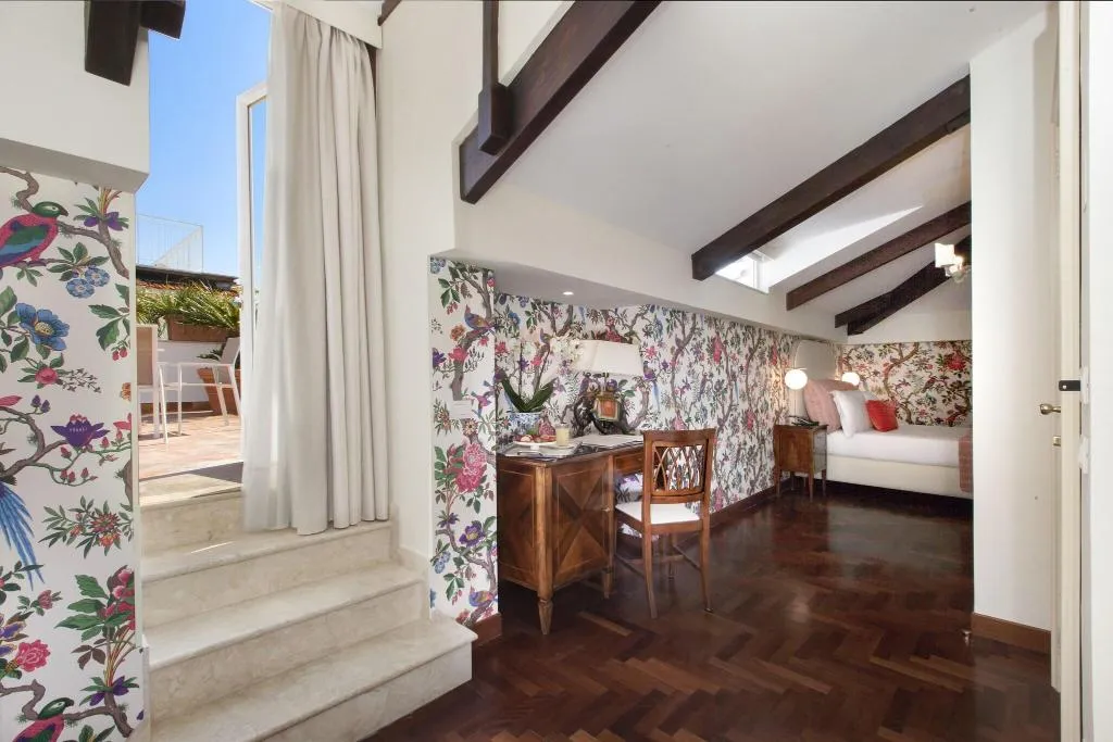 DOUBLE DELUXE WITH JACUZZI Room, Relais Villa Savarese, Naples