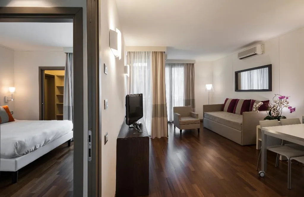 APARTMENT CAPACITY 3 ONE BEDROOM Room, Ramada Plaza Milano Hotel, Milan