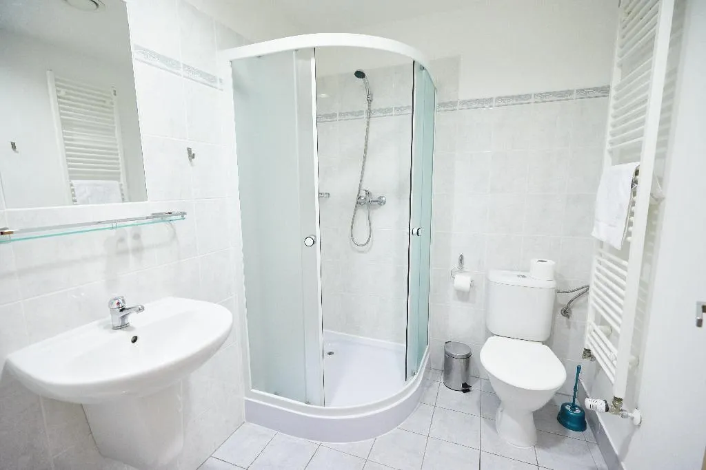 TRIPLE STANDARD Room, University Hotel, Prague