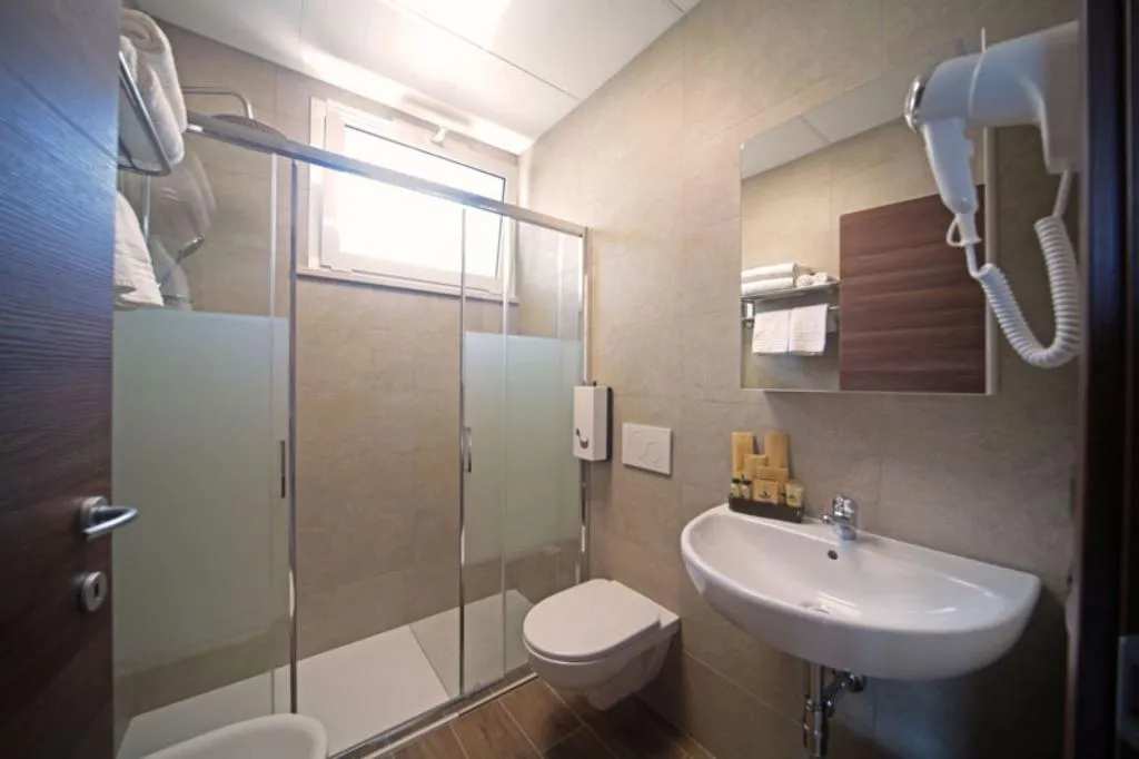 STUDIO LAKE VIEW Room, Villa Canneto, Milan