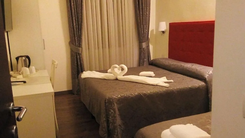 Room, Laterani Dfm, Naples