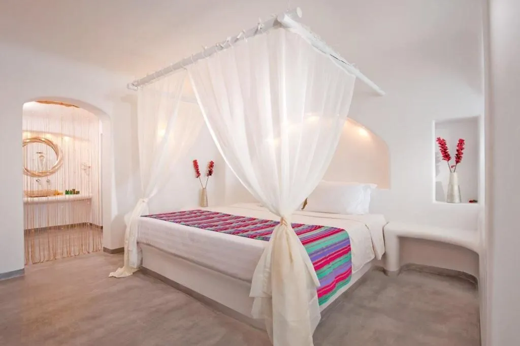 JUNIOR SUITE KING SIZE BED Room, Absolute Bliss Imerovigli Suites, Santorini