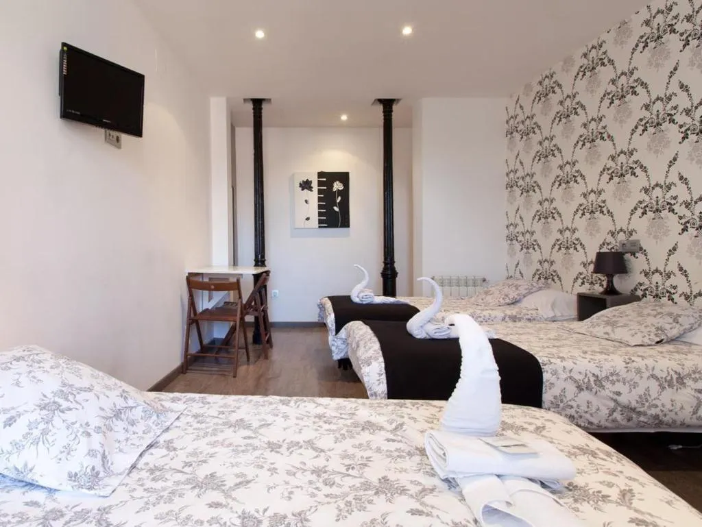 Room, Hostal Abril, Madrid