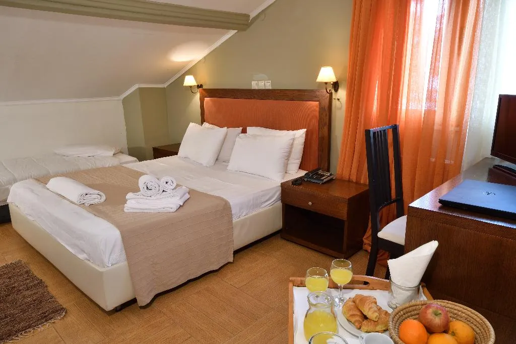 APARTMENT CAPACITY 6 TWO BEDROOMS Room, Four Seasons (SKG), Halkidiki