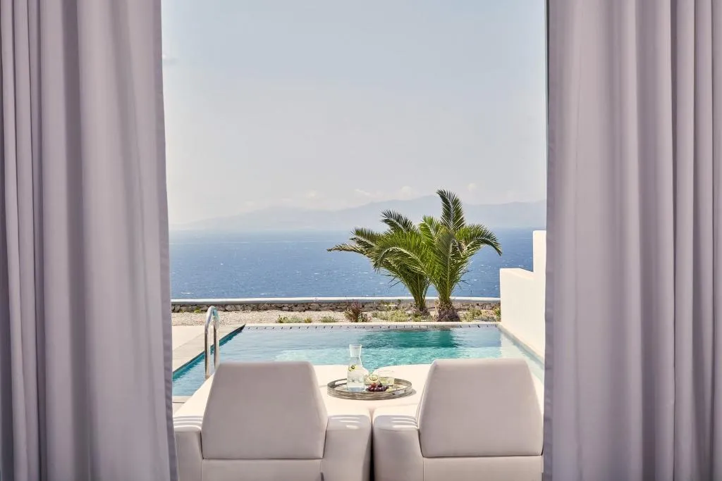 JUNIOR SUITE WITH PRIVATE POOL Room, Myconian Korali Relais & Chateaux, Mykonos