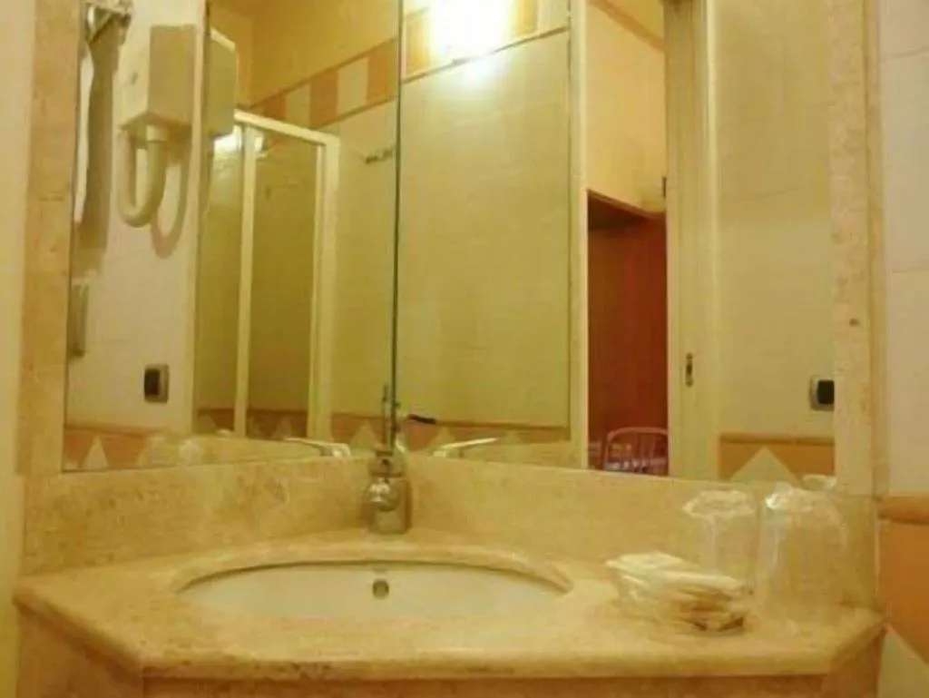 SINGLE STANDARD Room, Hotel Fenicia, Naples