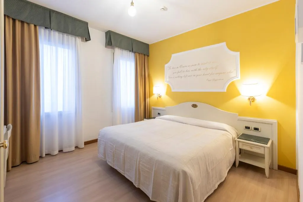DOUBLE ONE BED Room, Hotel Ca' Tron, Venice