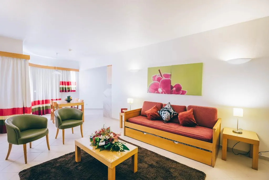 APARTMENT CAPACITY 2 ONE BEDROOM Room, Grand Muthu Forte da Oura, Algarve