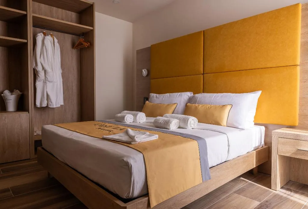 DOUBLE STANDARD Room, C'est La Vie Boutik Swieqi, Malta