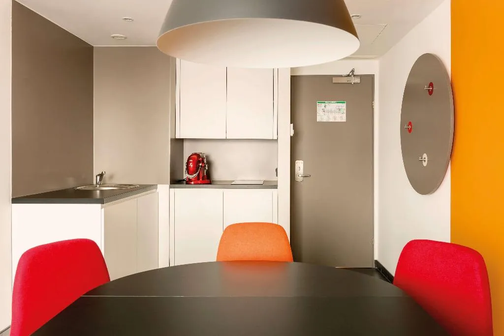JUNIOR SUITE STANDARD Room, Vienna House Easy by Wyndham Cracow, Krakow