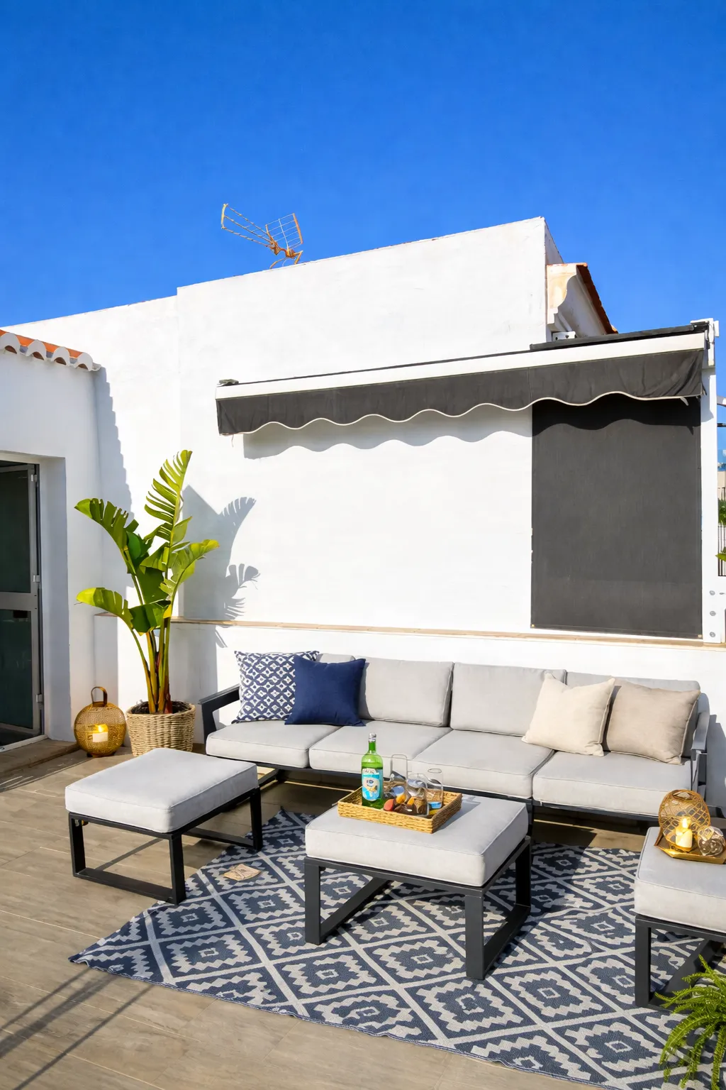 Room, Abril, Costa Del Sol