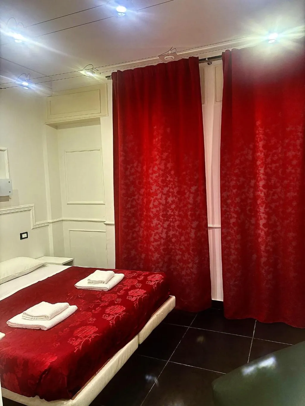 Room, Palace Rome, Rome