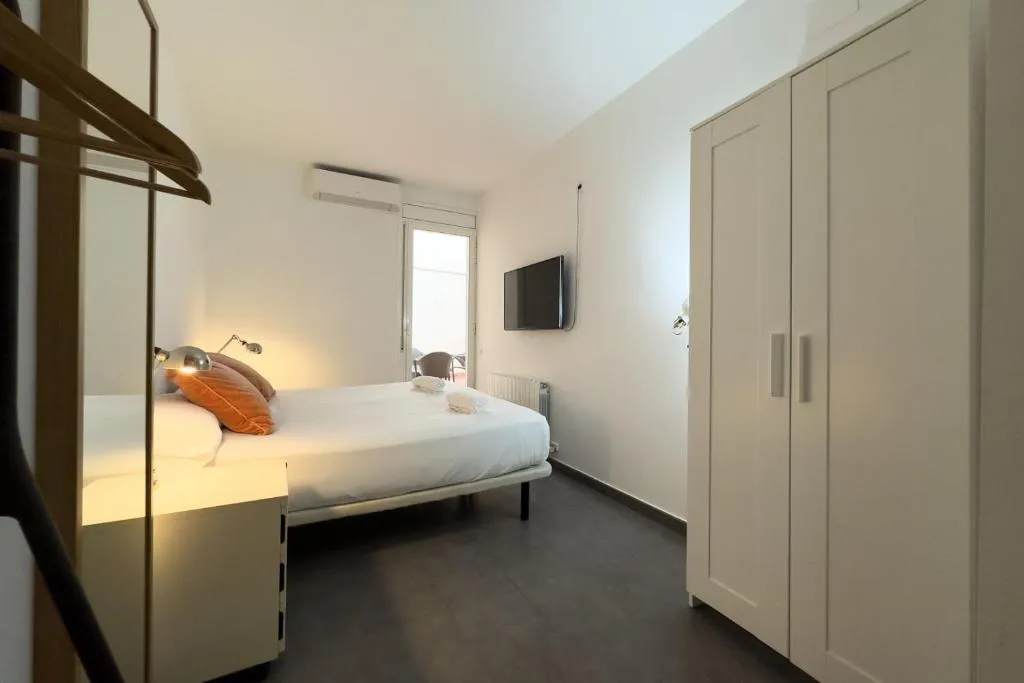 APARTMENT TWO BEDROOMS Room, Ainb Barcelona Sants Apartments, Barcelona