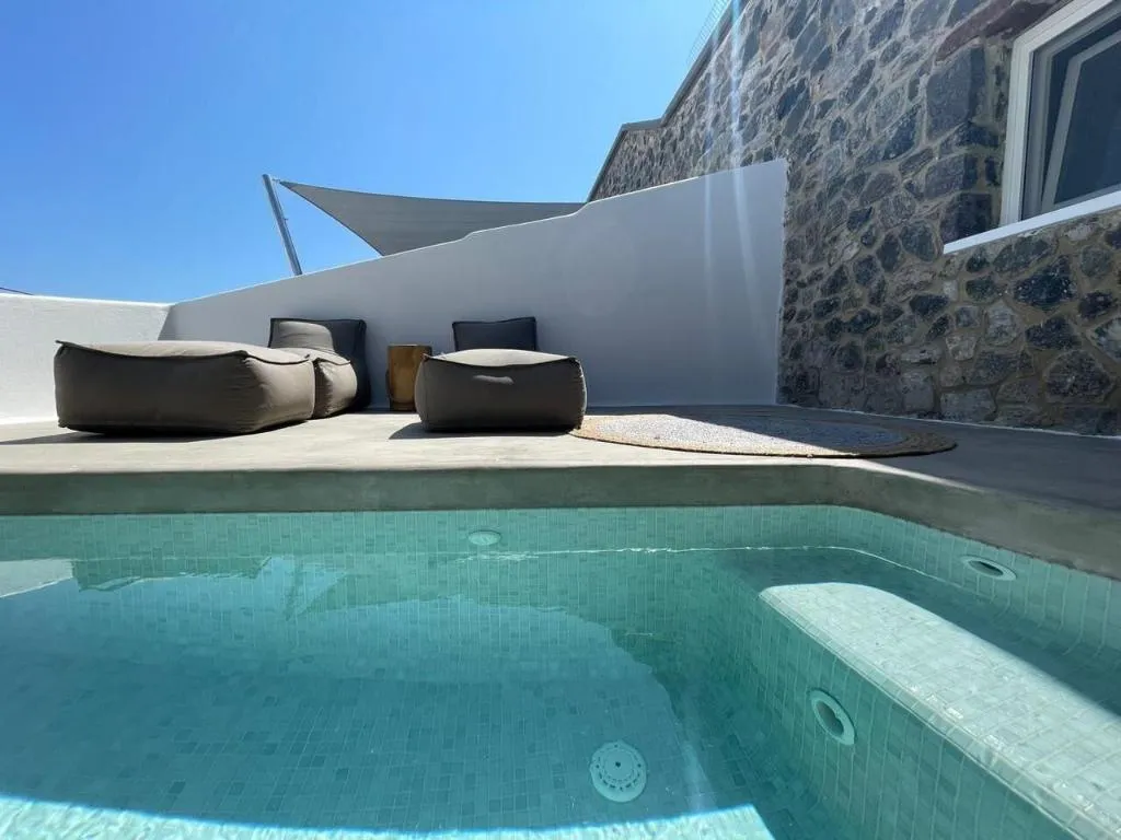 Room, Victoria Caves, Santorini