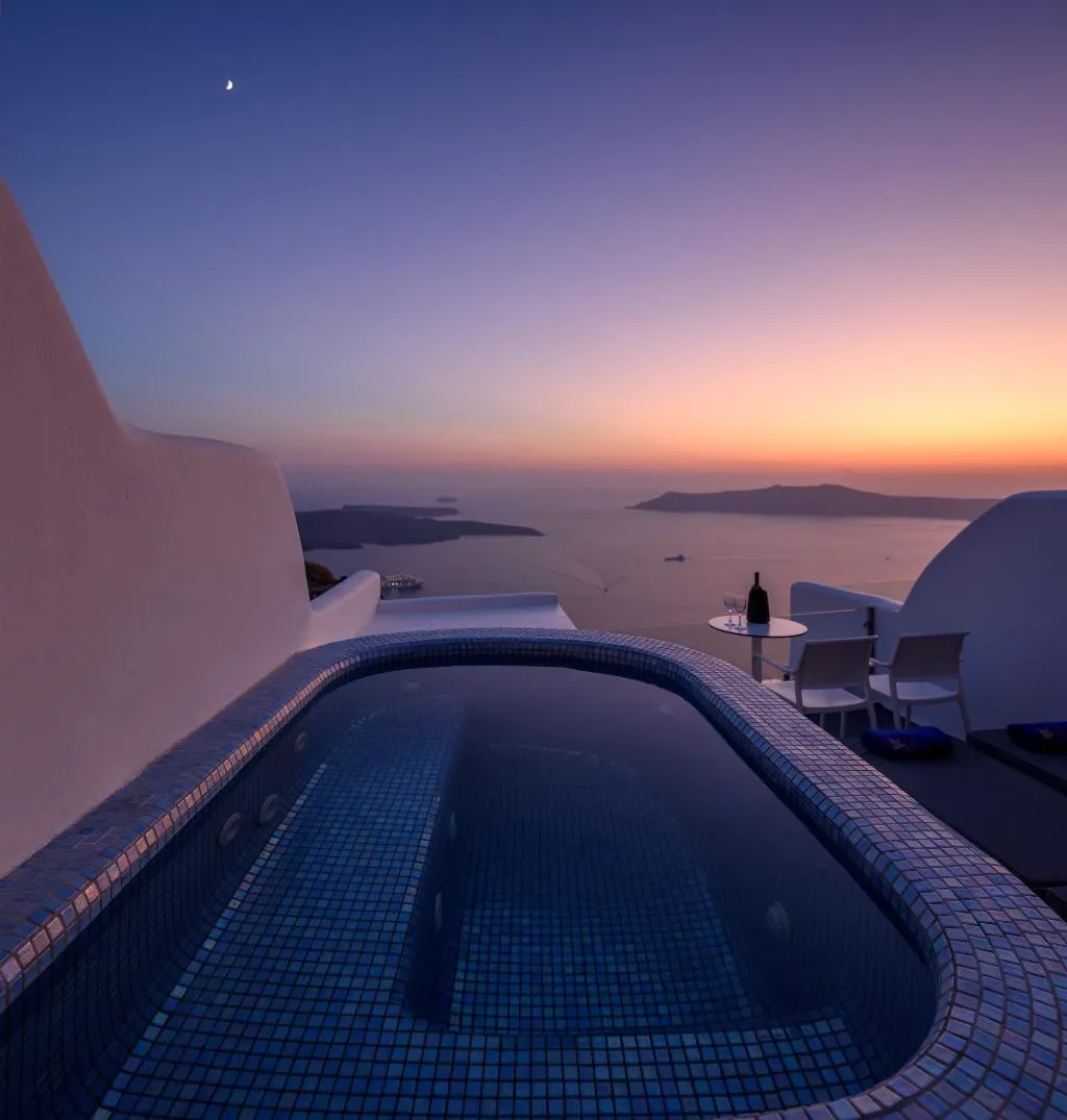 SUITE HONEYMOON Room, Pegasus Suites & Spa, Santorini
