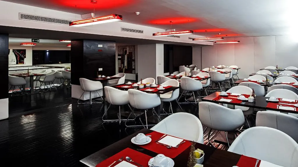 Restaurant, Jerónimos 8, Lisbon
