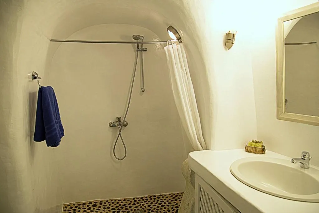 Room, Marizan Caves & Villas, Santorini, Santorini