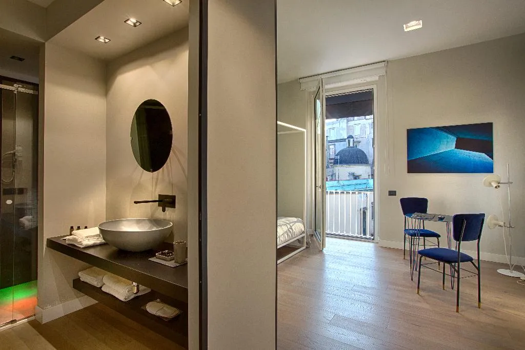Double or Twin KING SIZE BED Room, Casa Pacifico Napoli, Naples