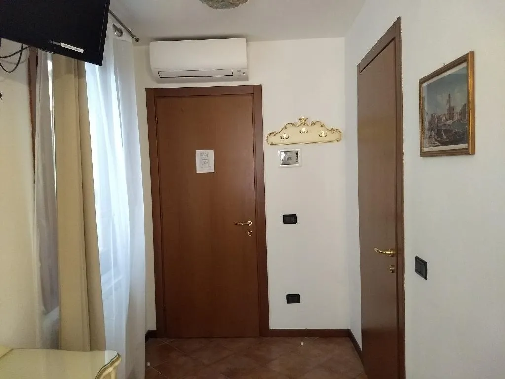 Double or Twin STANDARD Room, Alloggi SS. Giovanni e Paolo, Venice