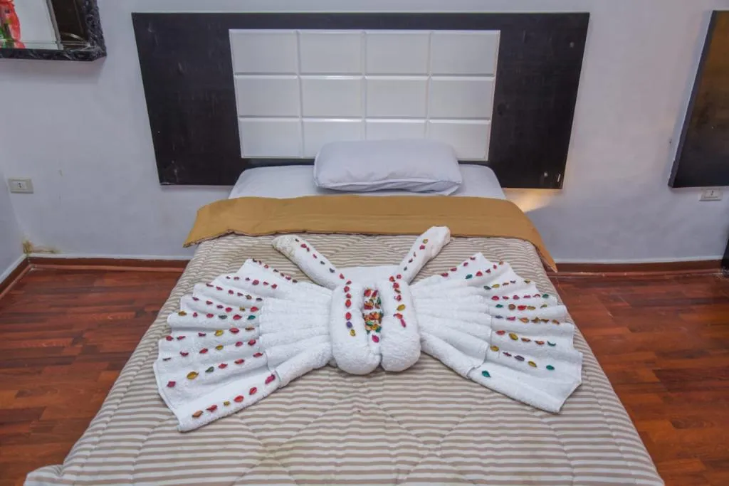 Room, Nile Sky Hotel and Suites, Cairo