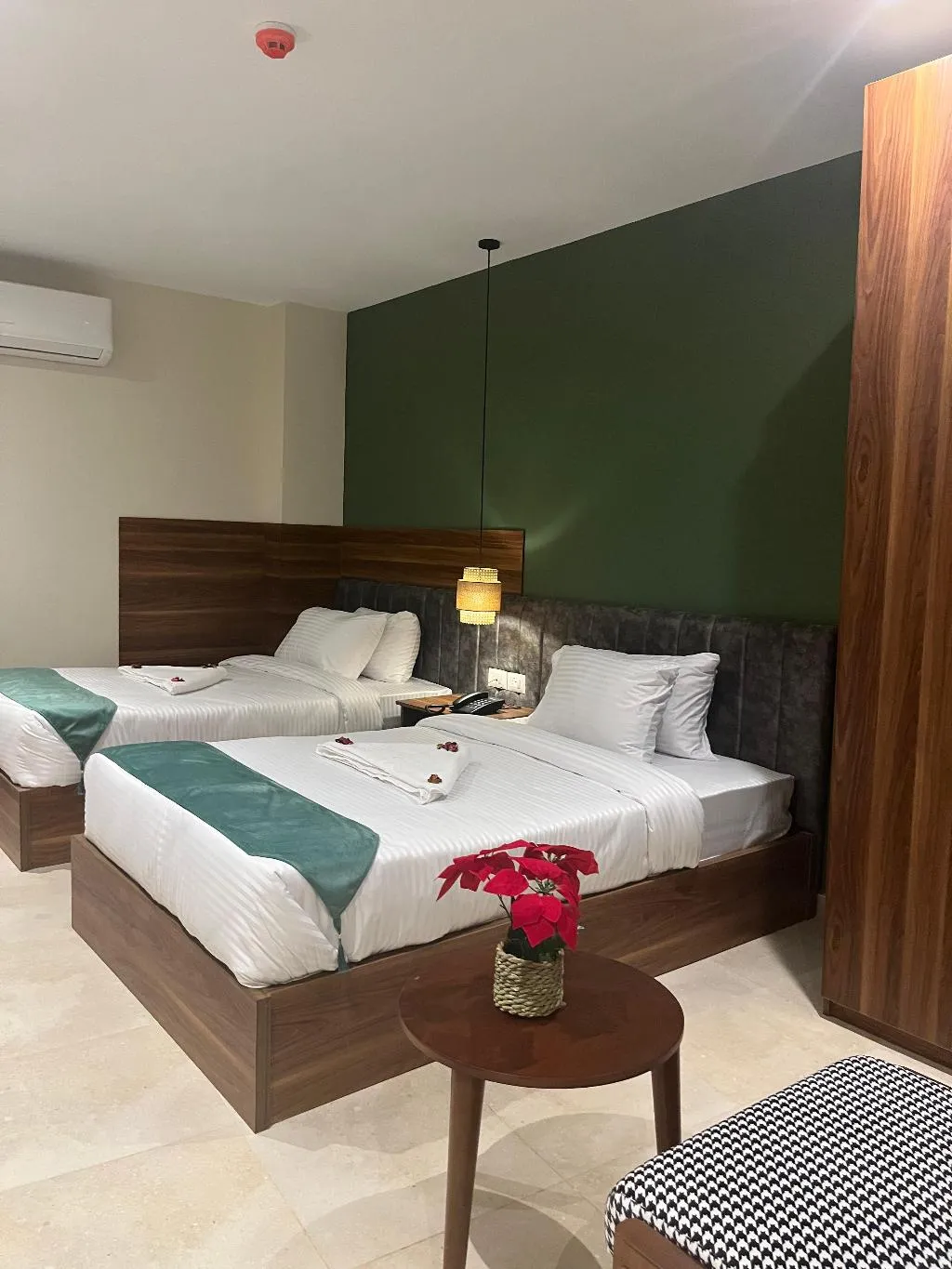 TWIN BASIC Room, The Nomad Pyramids Boutique Hotel, Cairo