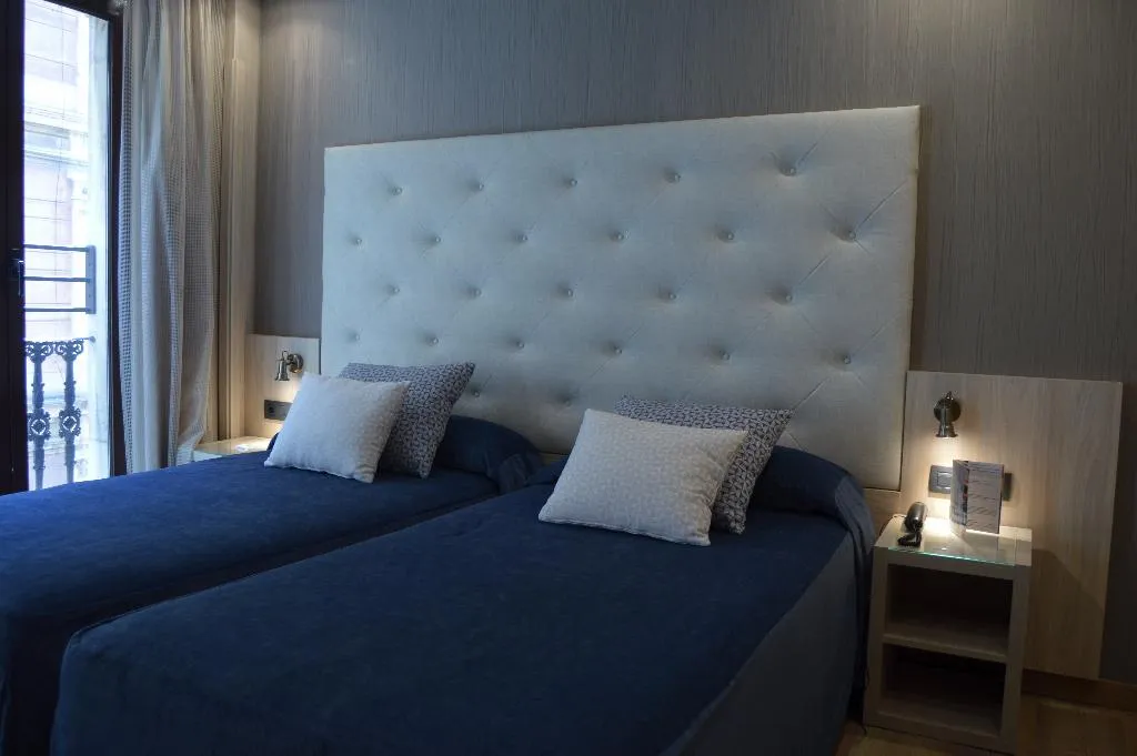 DOUBLE STANDARD Room, Rialto, Barcelona