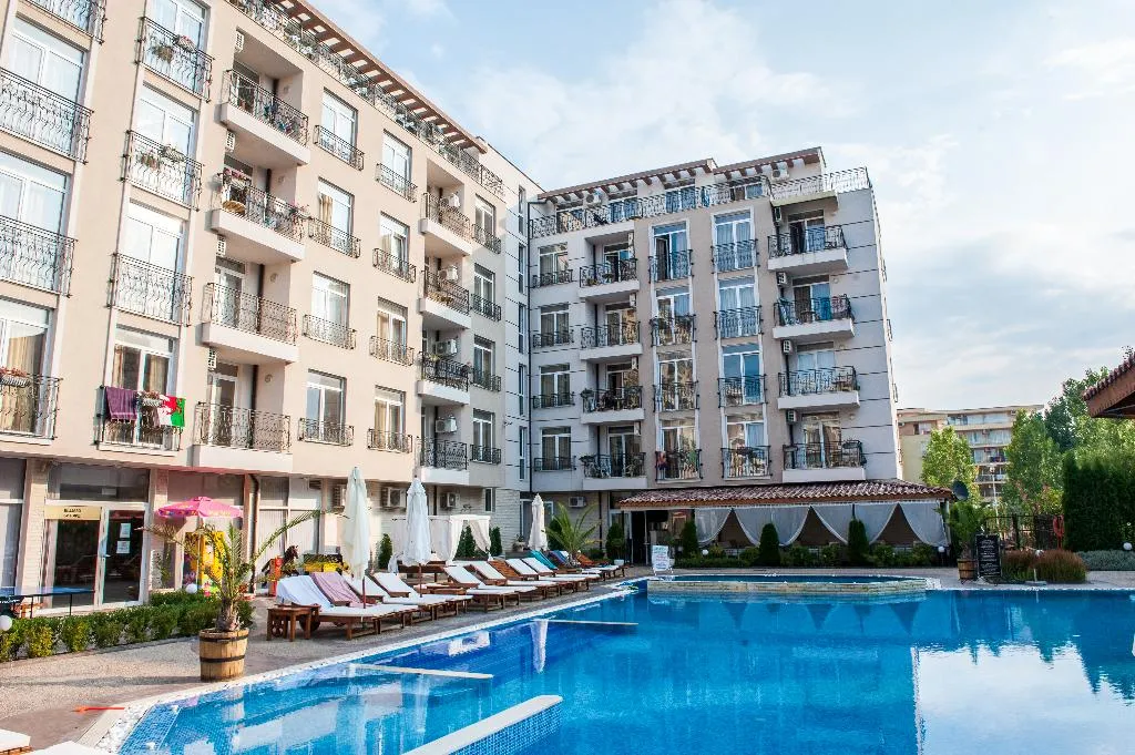 Pool, Dawn Park, Bourgas