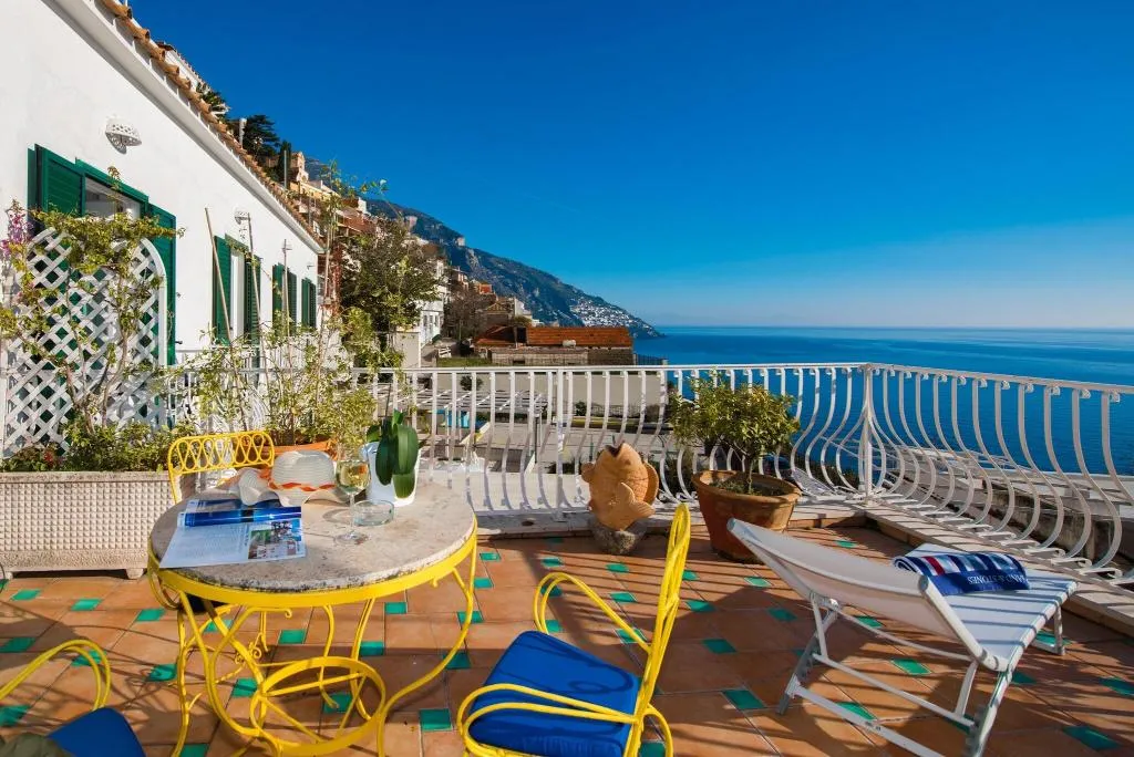 Terrace, Hotel Villa Delle Palme, Naples