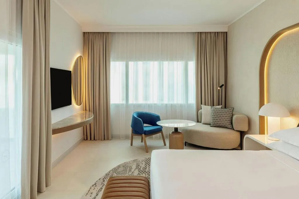 DOUBLE DELUXE WITH BALCONY Room, Sheraton Jumeirah Beach Resort, Dubai