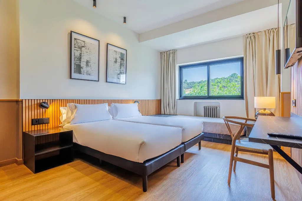 TRIPLE STANDARD Room, Acta Madfor Hotel, Madrid
