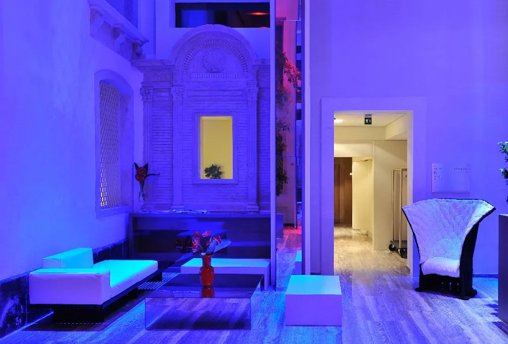Lobby, Romano House, Catania