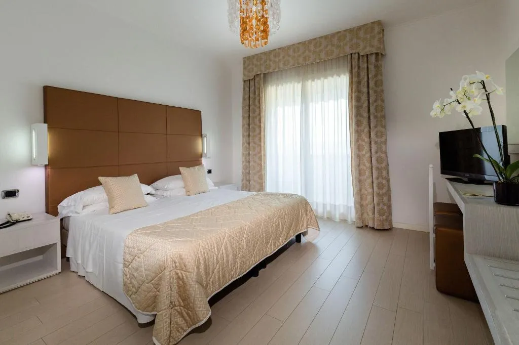 Room, Hotel Continental Wellness & Spa, Milan