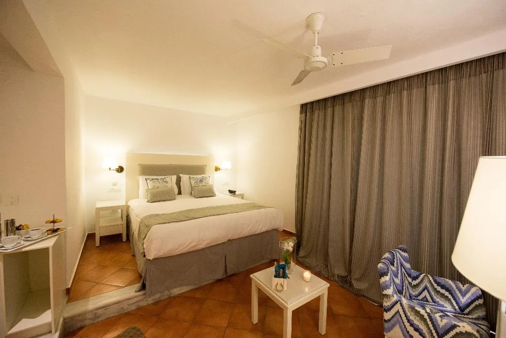 Room, Knossos Beach Bungalows & Suites, Crete