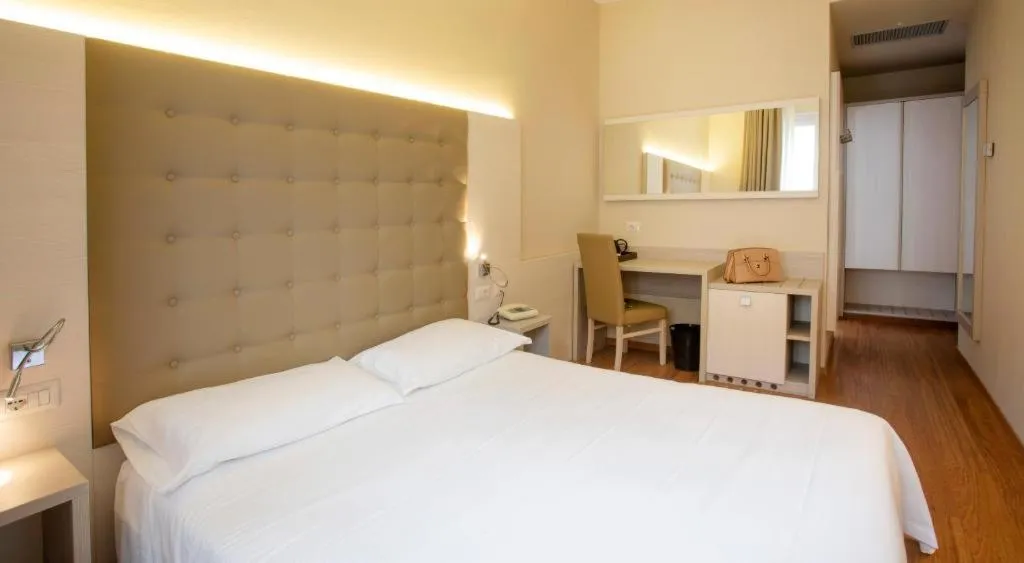 SINGLE STANDARD Room, Primavera, Milan