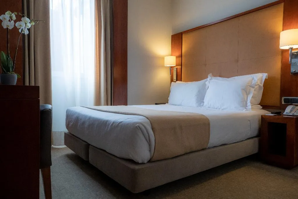 SINGLE STANDARD Room, Dom Carlos Liberty, Lisbon