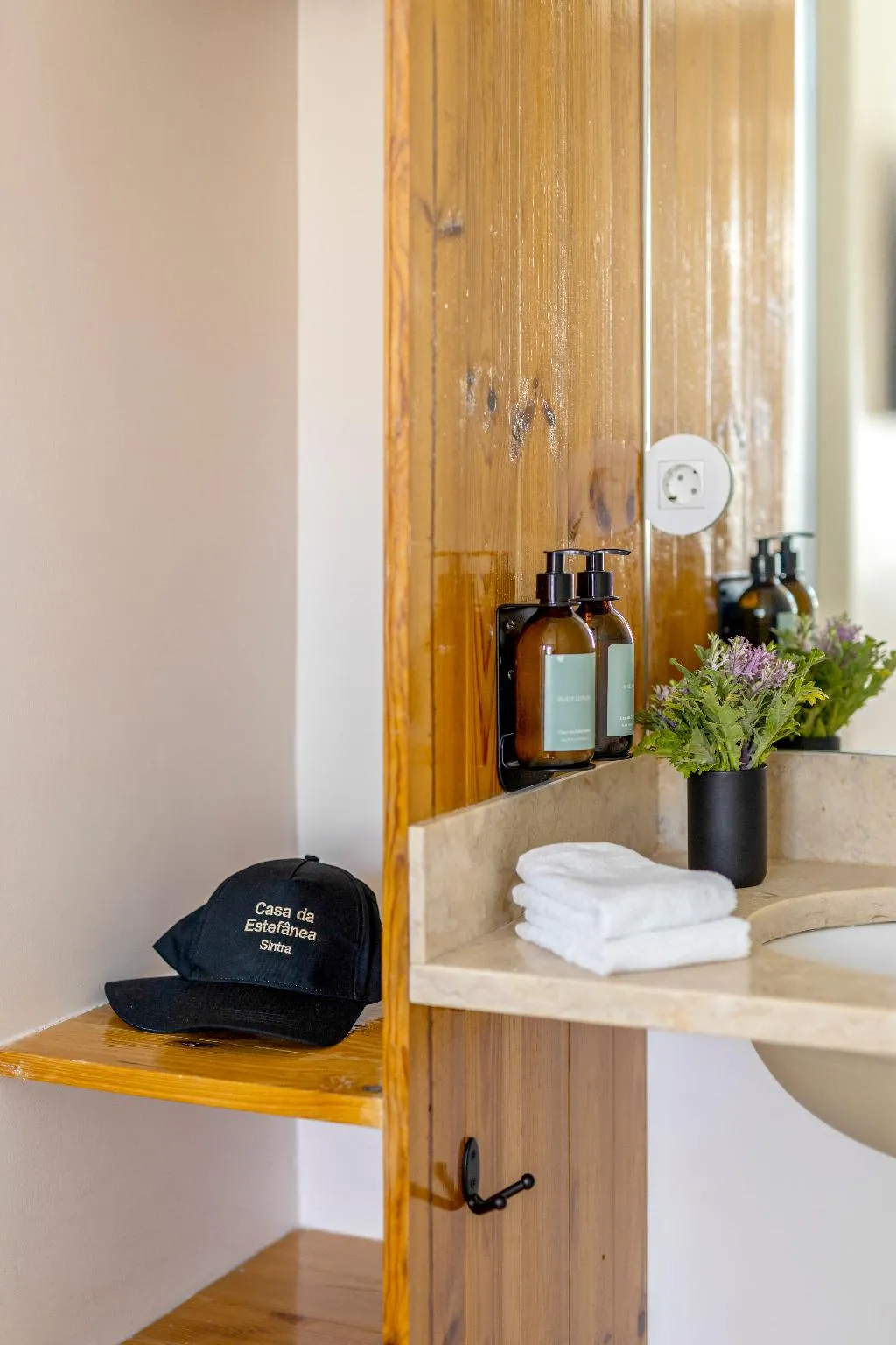 DOUBLE SUPERIOR WITH DOUBLE BED Room, Casa da Estefanea, Lisbon
